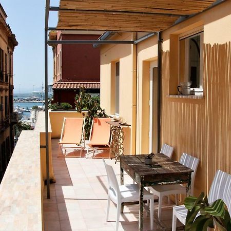 קליארי Appartamento Con Terrazza Panoramica In Marina. מראה חיצוני תמונה